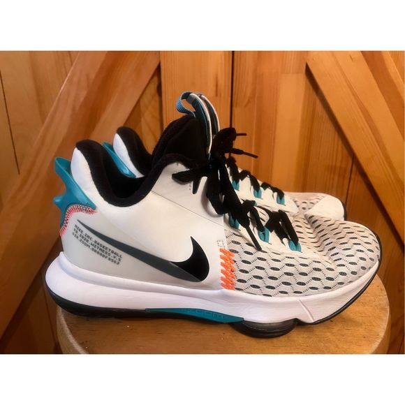 Nike Lebron Witness V Basketball Shoe White Black Jade CQ9380-100 Size 8.5 - Picture 1 of 11